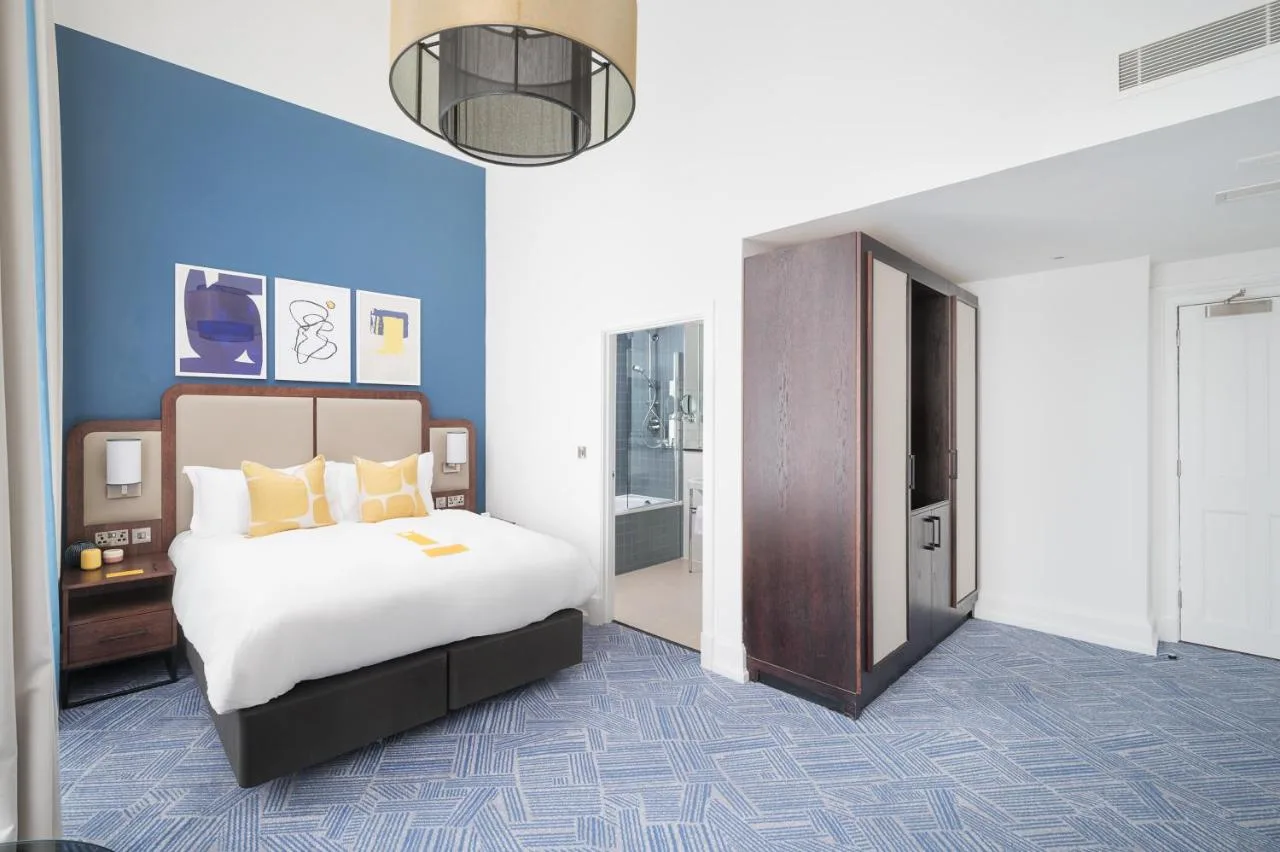 One-Bedroom King Suite